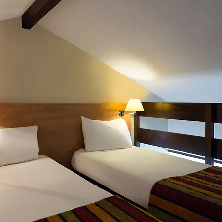 Sure By Western 3* בורדו