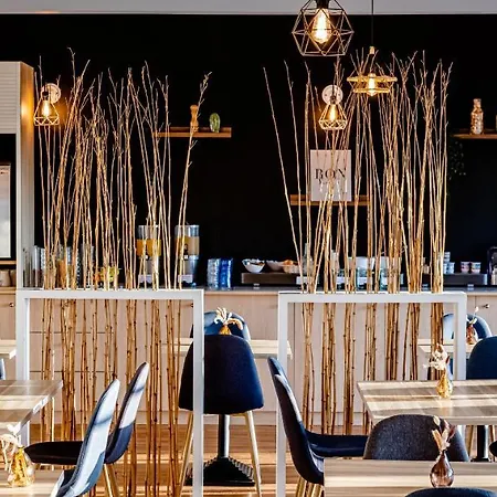 מלון Sure By Western 3*